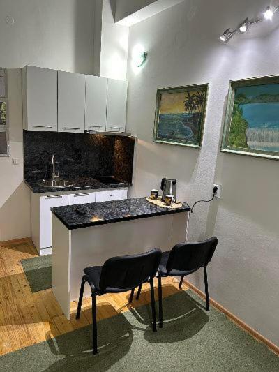 Guesthouse Hurma Rooms SJJ Værelse billede