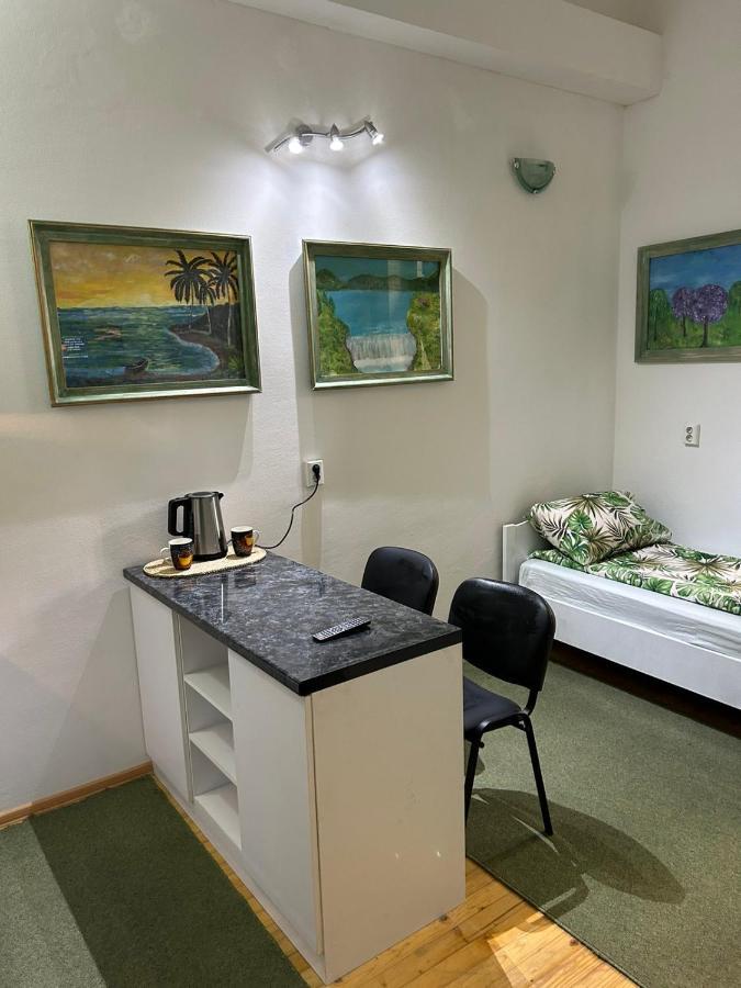Guesthouse Hurma Rooms SJJ Eksteriør billede
