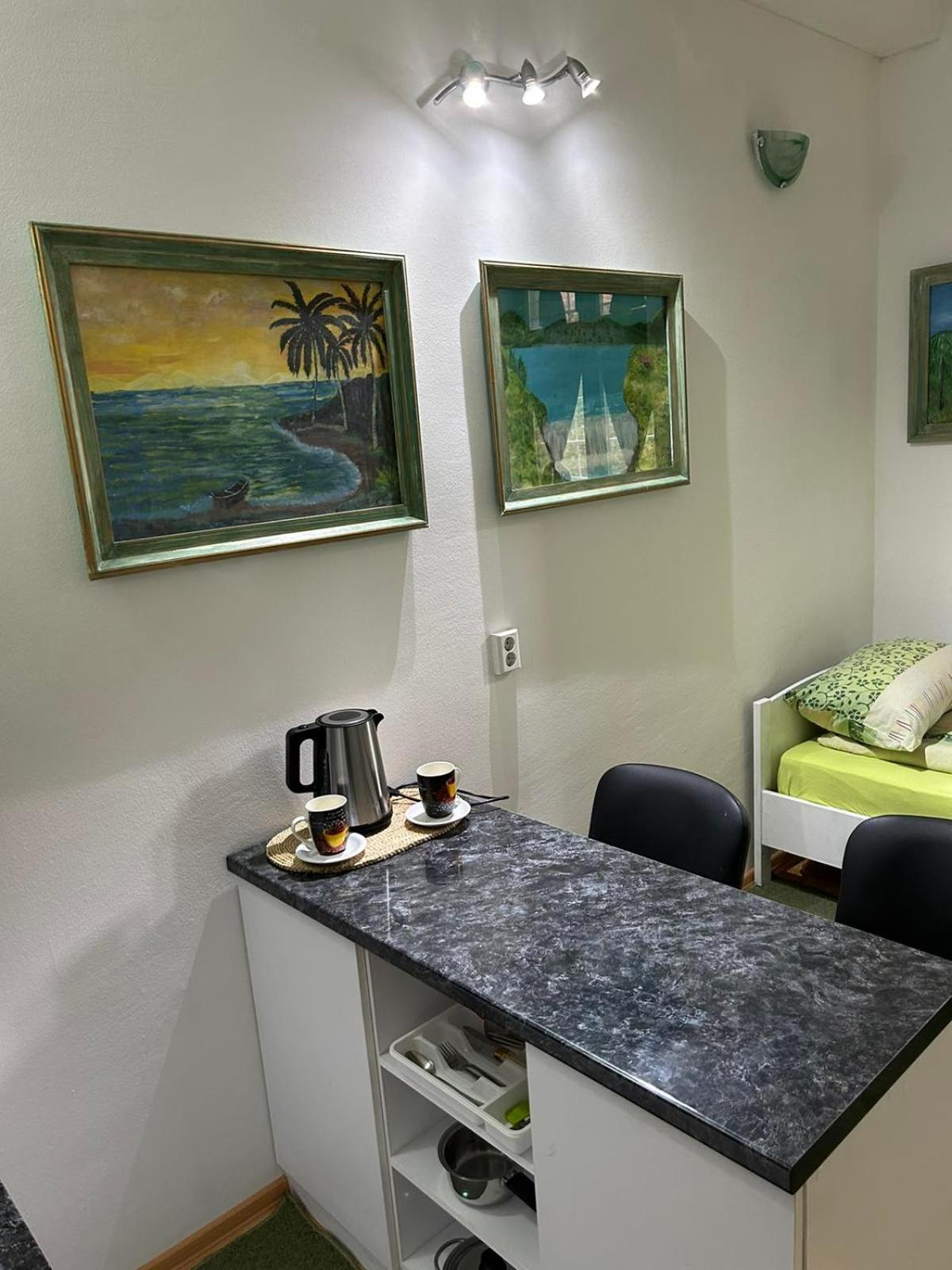 Guesthouse Hurma Rooms SJJ Eksteriør billede