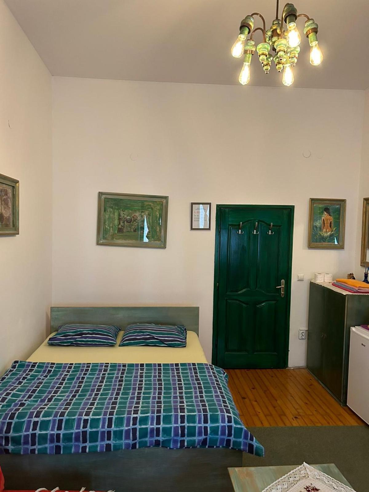 Guesthouse Hurma Rooms SJJ Eksteriør billede